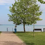 Apartament Ezuestfenyo Vendeghaz Balatonalmádi