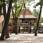 Ezuestfenyo Vendeghaz Apartament Balatonalmádi
