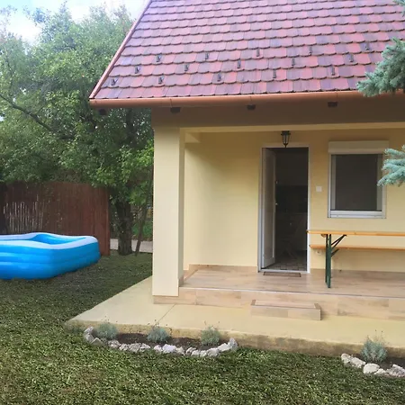 Lägenhet Ezuestfenyo Vendeghaz Balatonalmádi