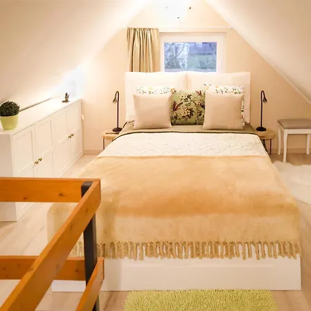 Ezuestfenyo Vendeghaz Apartament
