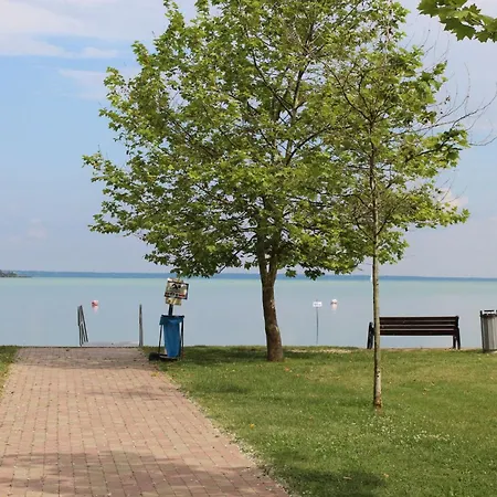 דירה Ezuestfenyo Vendeghaz Balatonalmádi