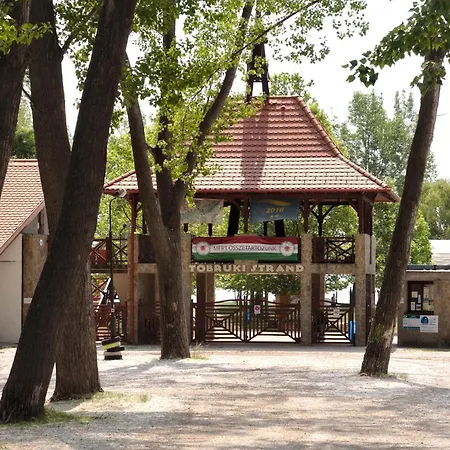 Ezuestfenyo Vendeghaz דירה Balatonalmádi