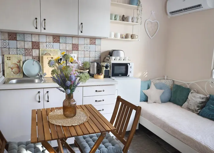 Ezuestfenyo Vendeghaz דירה