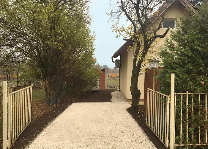 Ezuestfenyo Vendeghaz Balatonalmádi